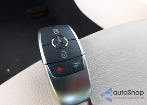 2025 Mercedes-Benz Cla 250 Coupe 4Matic from USA, damaged, VIN W1K5J4HB5SN553383